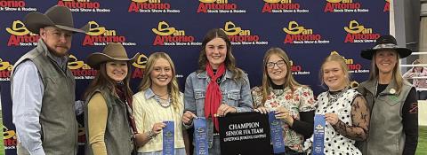 The Sculenburg FFA Champion Senior Team is shown with three representatives of the San Antonio Livestock Show – (from left) two San Antonio judging contest committee members; FFA’ers Keeley Warnken, Madyson Holub, Kyrroll Prihoda and Haley Schramek; and a San Antonio judging contest committee member.