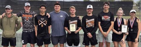 Shorthorns claim district tennis championship, Lady Horns place second