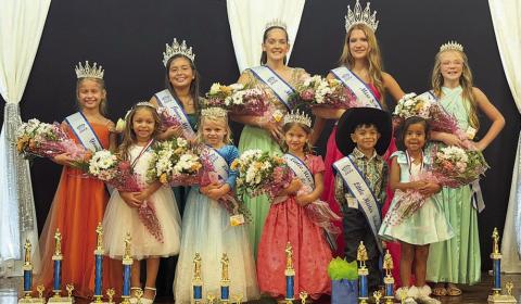 Miss Schulenburg & her court crowned