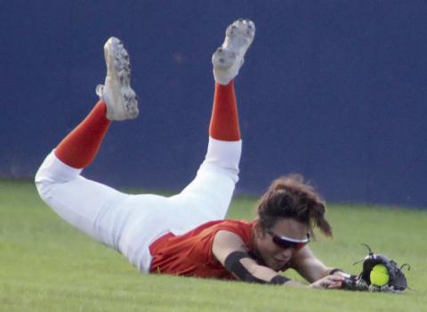 Lady Horns fall in regional quarterfinals