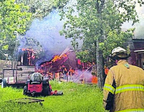 Barn fire extinguished near la Grange