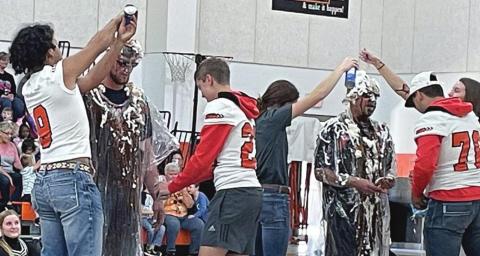 Teacher sundae’ contest brings in food for local pantry