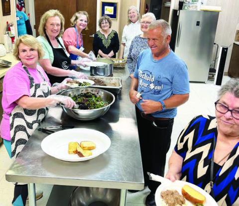 Sr. Connections prepares for busy week with exciting events