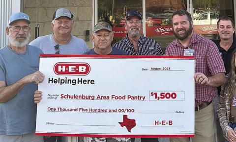 Local Food Pantry gets donation from H-E-B La Grange