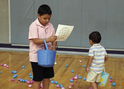 Parents As Teachers host Easter party in Weimar