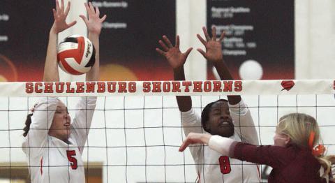 Lady Horns keep pace in 27-2A