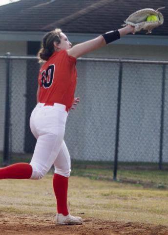 Lady Horns host tourney