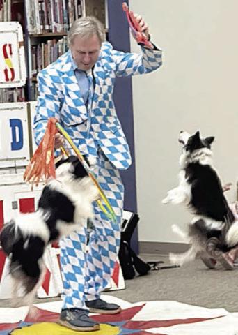 Circus Chickendog show delights 159 at public library