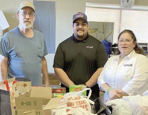 Anytime Fitness donates to Food Pantry.