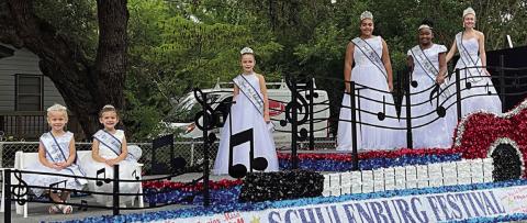 Float takes part in Fayette County Fair parade