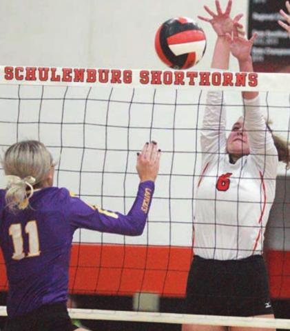 Lady Horns sweep Weimar