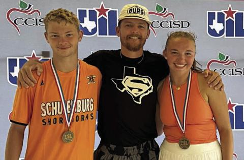 Herzik & Otto qualify for state in mixed doubles