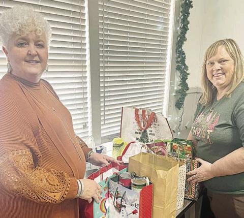 Altar Society donates to Food Pantry