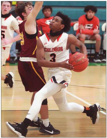 Horns slip by Thorndale