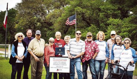 DAR recognizes flag display of Herb and Peggy Fish