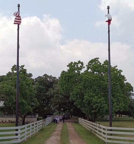 DAR recognizes buehlers’ flag display