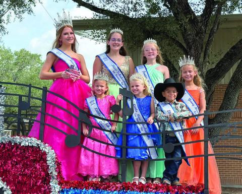 Float places second at parade in Moulton