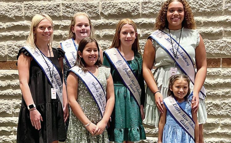 Miss Schulenburg court helps at Sparkle Pageant