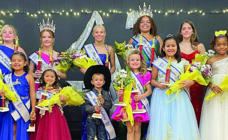 Miss Schulenburg & her court crowned