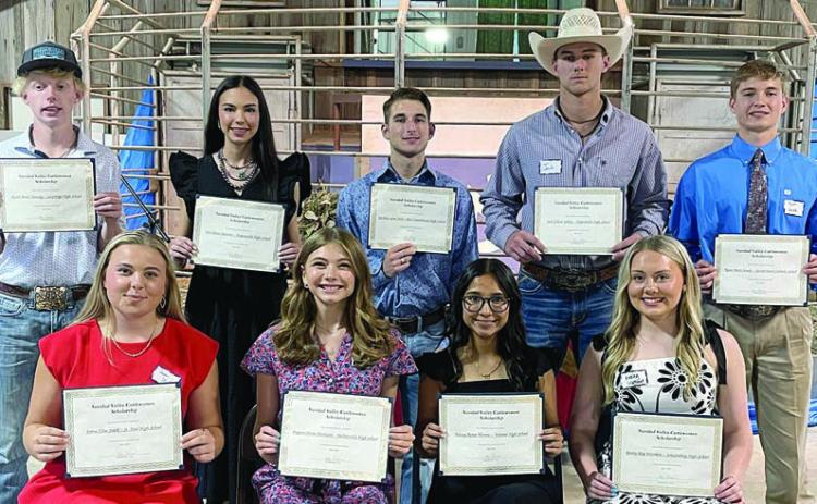 Navidad Valley CattleWomen give 11 scholarships
