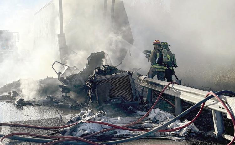 18-wheeler fire shuts down I-10 on Sunday