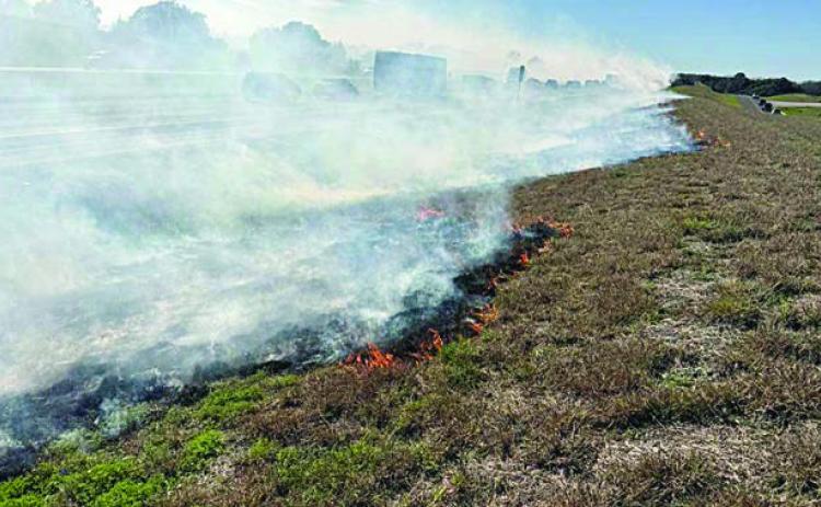 Three VFDs battle grass fires along I-10