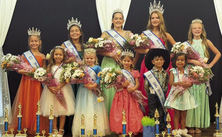 Miss Schulenburg & her court crowned