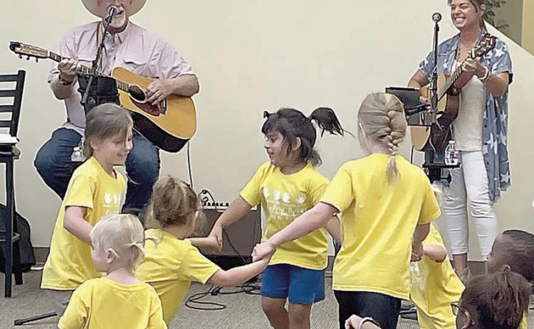 Singin’ & dancin’ at the Schulenburg Public Library