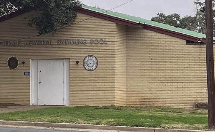 VETERANS MEMORIAL SWIMMING POOL in Wolters Park
