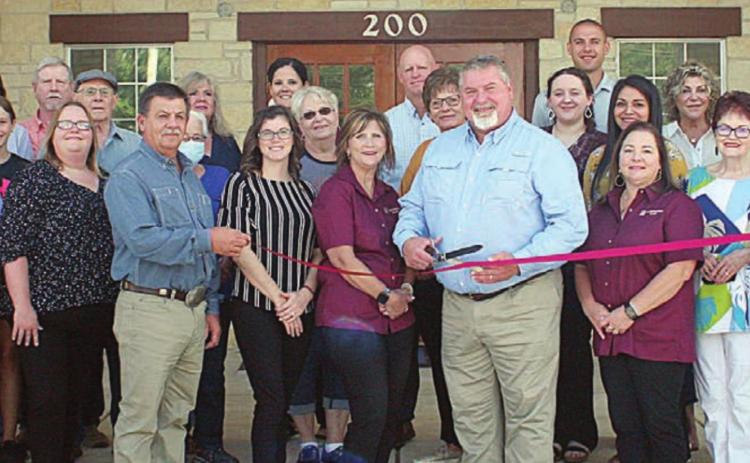 Fayetteville Bank holds ribbon cutting as part of grand reopening