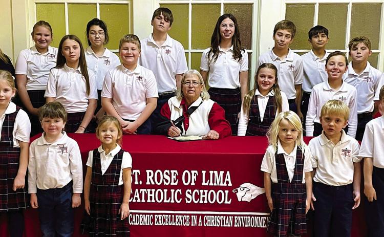 Mayor signs proclamation recognizing Catholic Schools Week