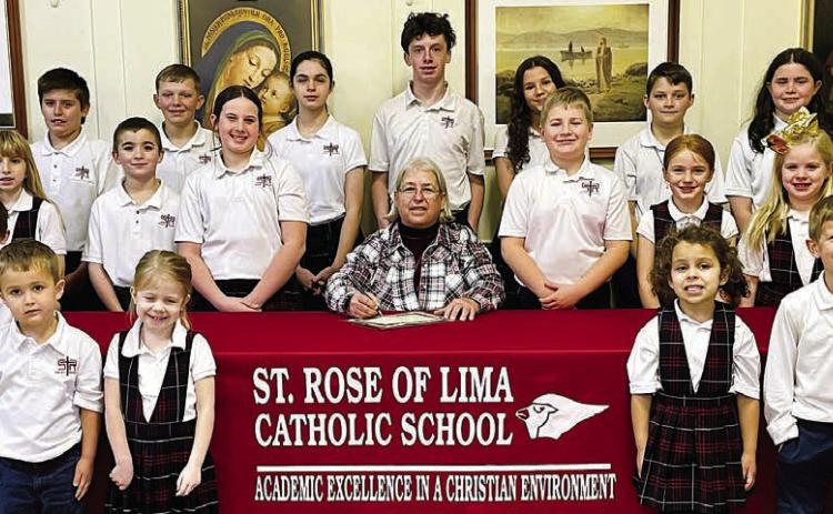 Mayor signs proclamation for Catholic Schools Week