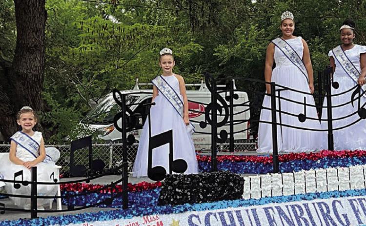 Float takes part in Fayette County Fair parade