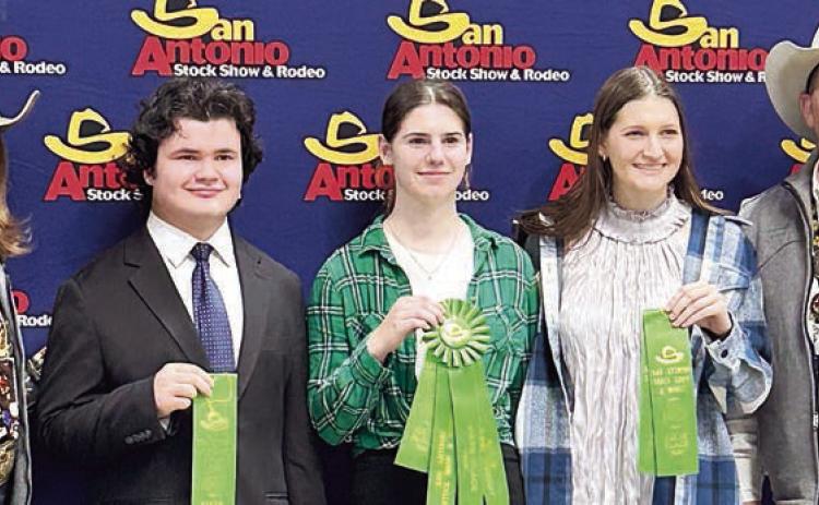 Senior Team – (from left) San Antonio Livestock Show representative, Logan Poncik, Makenna Emmel, Elena Supak and San Antonio Livestock Show representative.