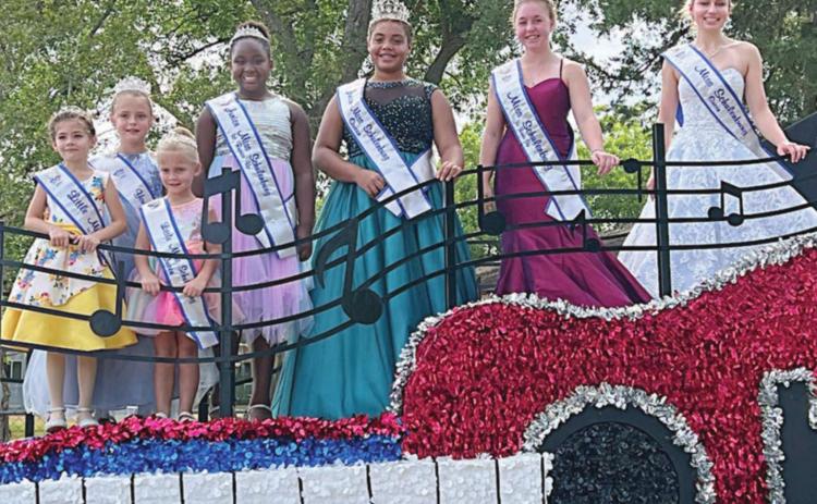 Float participates in Moulton Jamboree parade