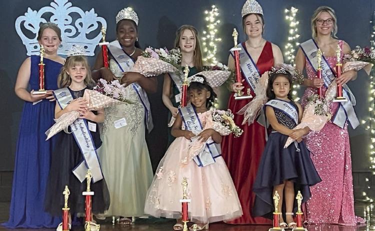 Miss Schulenburg & her court crowned