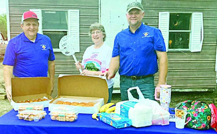 Local KCs provide food for Liberty Tree pick-up