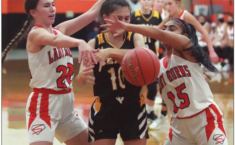 Lady Horns add two wins